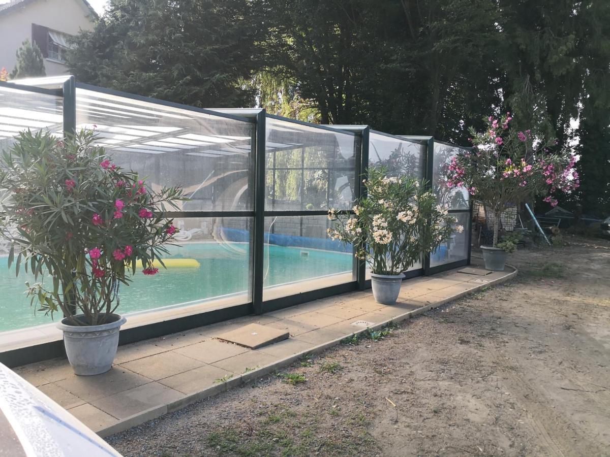 Au Jardin Fleuri Bed and Breakfast Secondigny Buitenkant foto